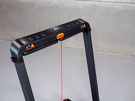 ACRA GB3650 Lehce manipulovatelný běžecký pás s náklonem a pracovním stolkem