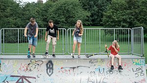 Muuwmi Longboard GLOW ABEC 7 PABLO, svítící kolečka, světelný efekt
