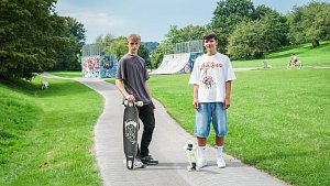 Muuwmi Longboard GLOW ABEC 7 PABLO, svítící kolečka, světelný efekt